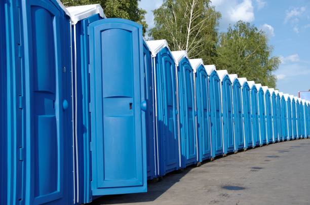 Best Portable restroom trailer rental  in Leland, NC
